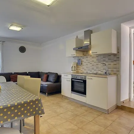 בית נופש Holiday Home Ivan *
